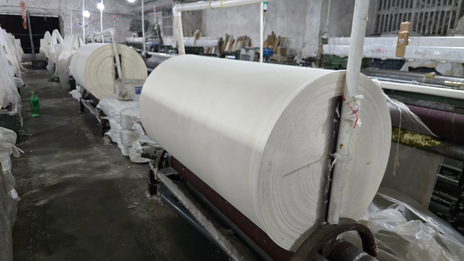 MG728 Medical Gauze Airjet Loom · Large woven gauze roll